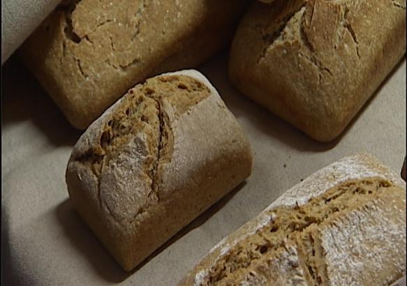 Casteau : Du pain fabriqué dans une roulotte ! 