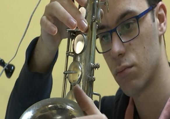 Mons : Antoine est facteur d instruments à vent! 