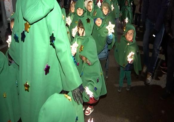 Estinnes-au-Mont: la parade de Noël 2017