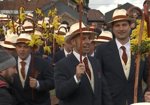 Binche: les fantaisies du lundi gras