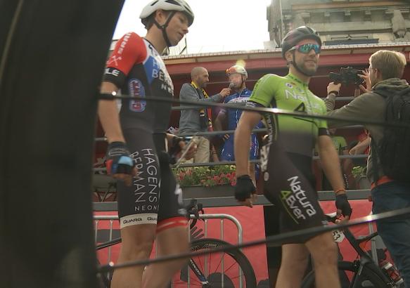 Binche : l'ambiance avant le départ des champions