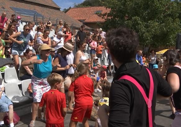 Hennuyères : Théâtre à la ferme du Planois