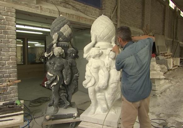 Un sculpteur de Soignies pour le perron liégeois