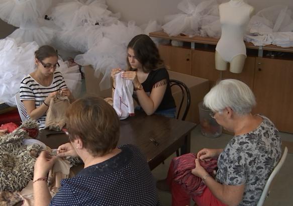 Décrocher La Lune : confection des costumes