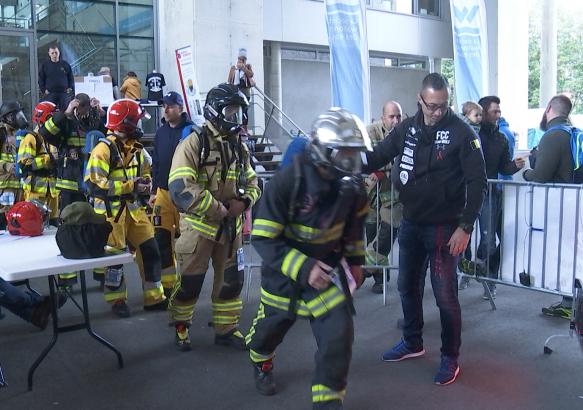 Ronquières : les firemen à l'assaut de la tour du plan incliné