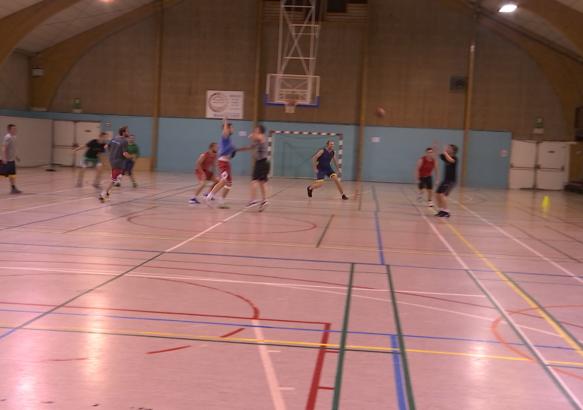 Inside Basket : BC Ecaussinnes