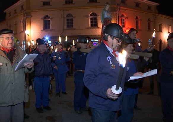 Houdeng-Aimeries: marche aux flambeaux