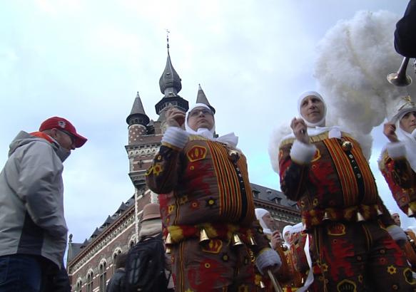 Morlanwelz : le cortège du dimanche du Feureu