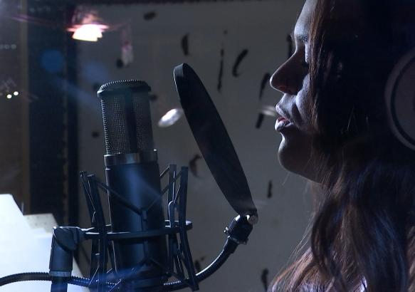 La jeune chanteuse carniéroise Amélie Willame sort son premier titre