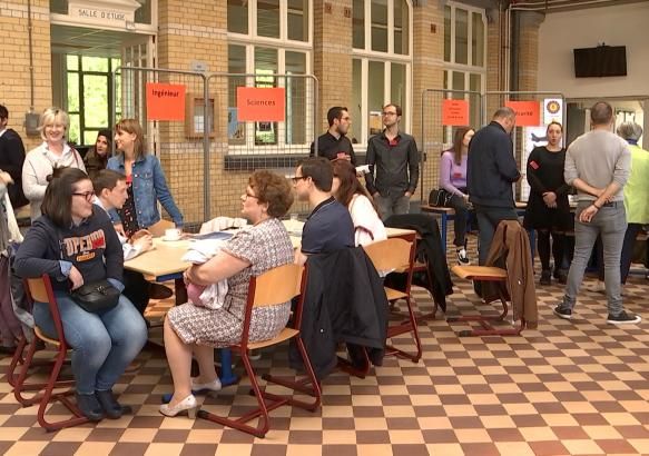 Morlanwelz: salon des métiers de l'athénée provincial