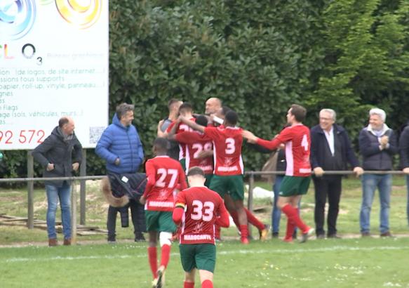 Football : Walhain - UR La Louvière Centre