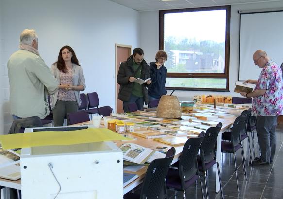 La Louvière: ateliers intergénérationnels à la bibliothèque 