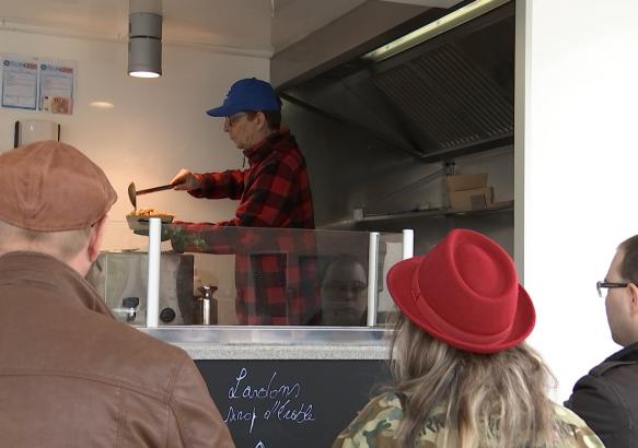 Houdeng-Aimeries: un foodtruck québécois 