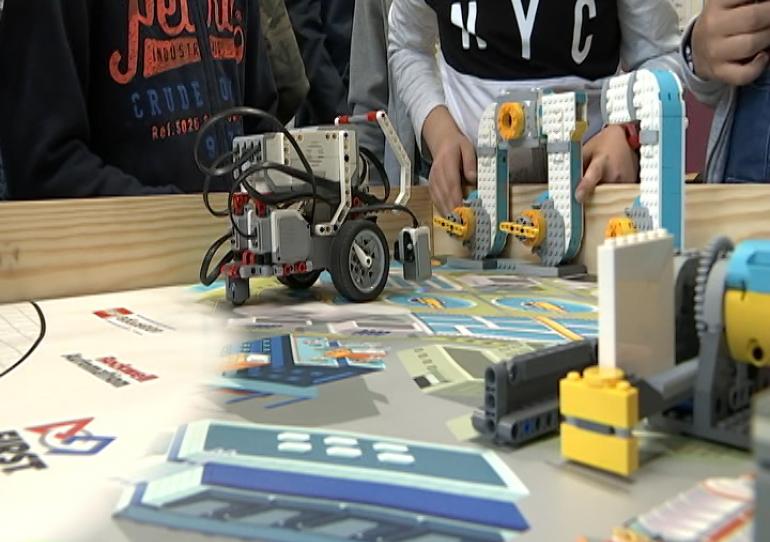 Au Coeur du Hainaut : des robots à l école! 