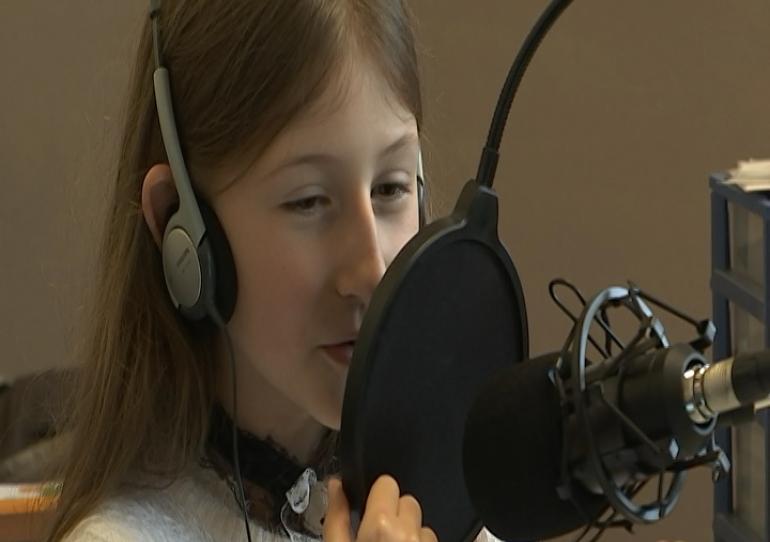 Morlanwelz: studios radio et télé à  l école de l Enfant-Jésus 