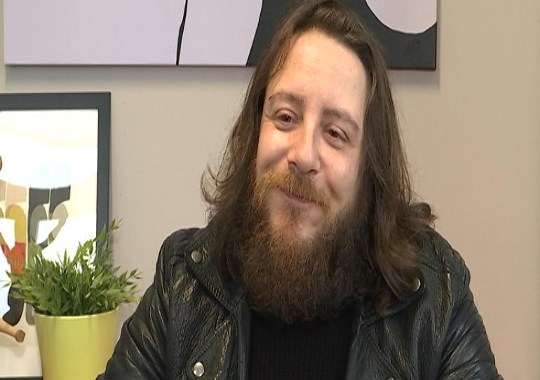 Giacomo a allumé le feu pour Johnny